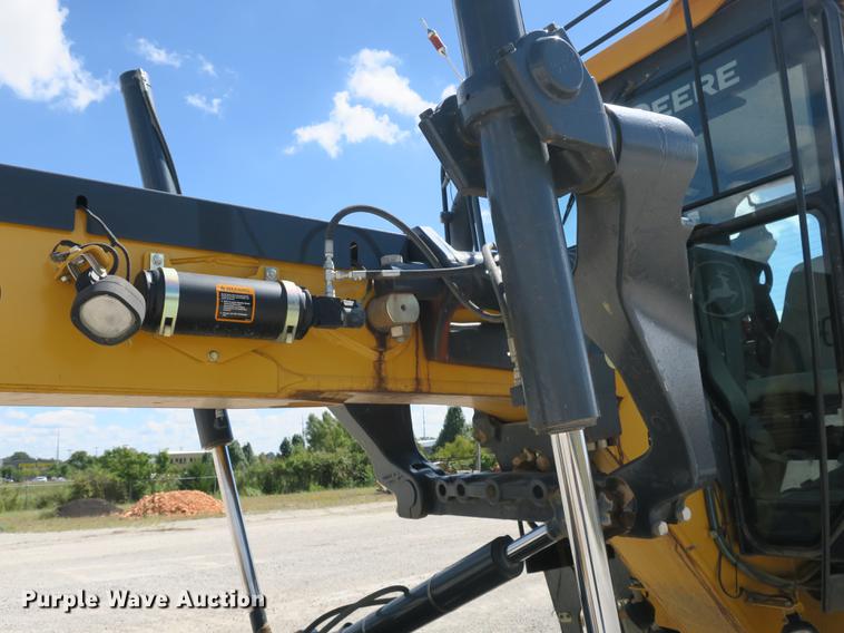 image for item DB8997 2012 John Deere 772GP motor grader