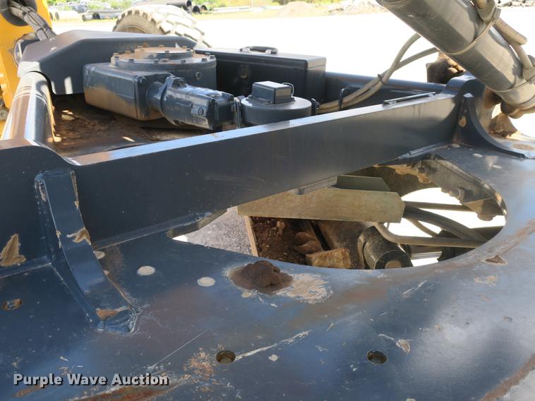 image for item DB8997 2012 John Deere 772GP motor grader