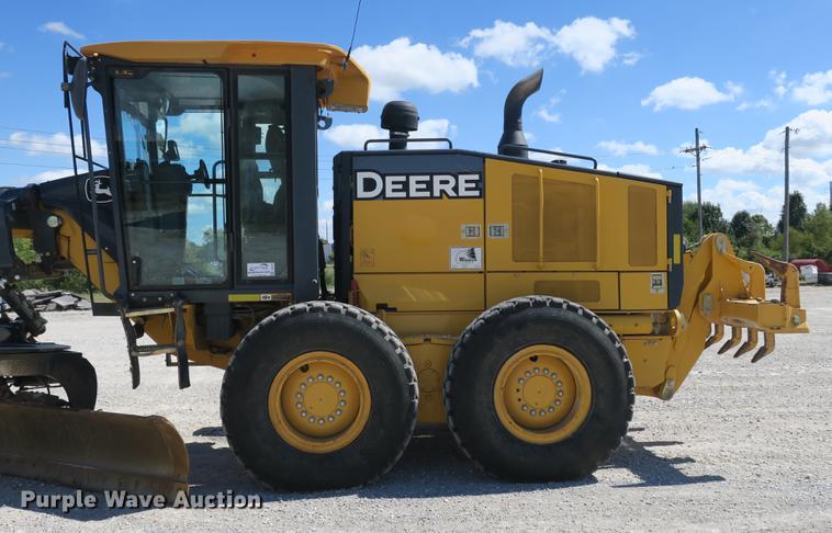 image for item DB8997 2012 John Deere 772GP motor grader