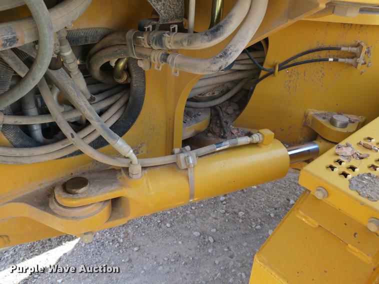 image for item DB8997 2012 John Deere 772GP motor grader