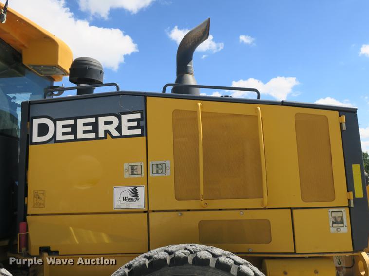 image for item DB8997 2012 John Deere 772GP motor grader