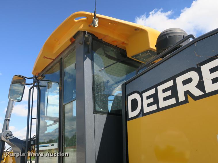 image for item DB8997 2012 John Deere 772GP motor grader