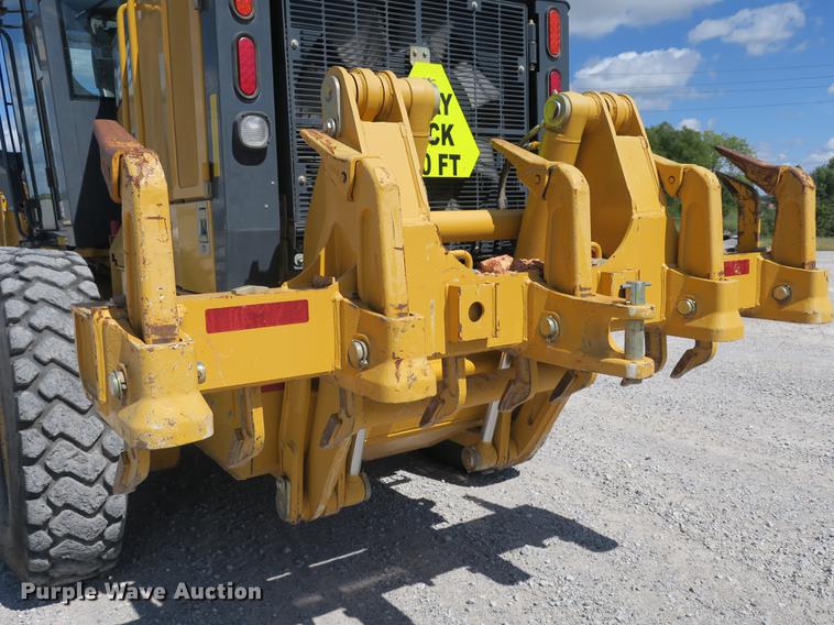 image for item DB8997 2012 John Deere 772GP motor grader