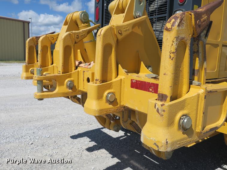 image for item DB8997 2012 John Deere 772GP motor grader