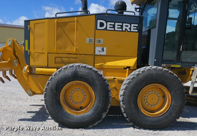 image for item DB8997 2012 John Deere 772GP motor grader
