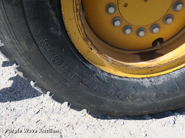 image for item DB8997 2012 John Deere 772GP motor grader