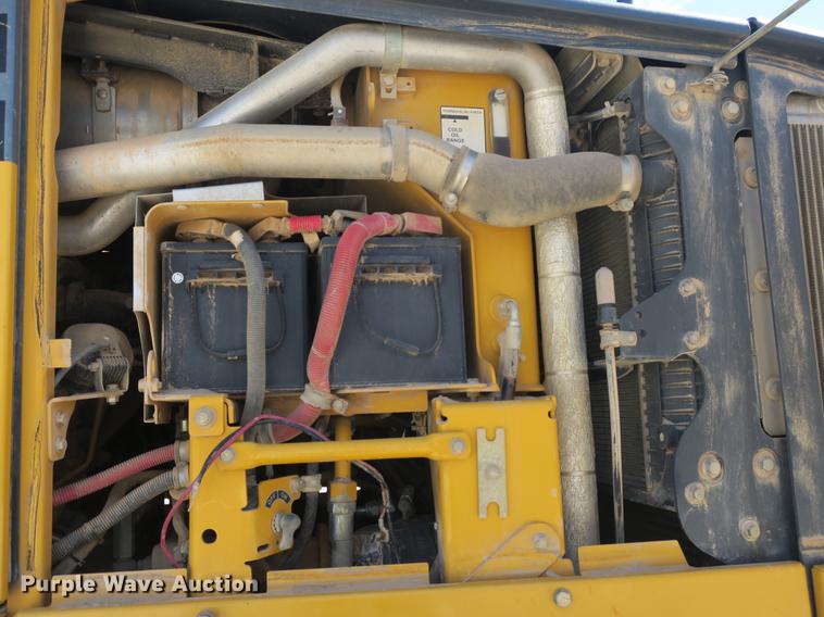 image for item DB8997 2012 John Deere 772GP motor grader