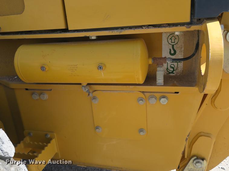 image for item DB8997 2012 John Deere 772GP motor grader