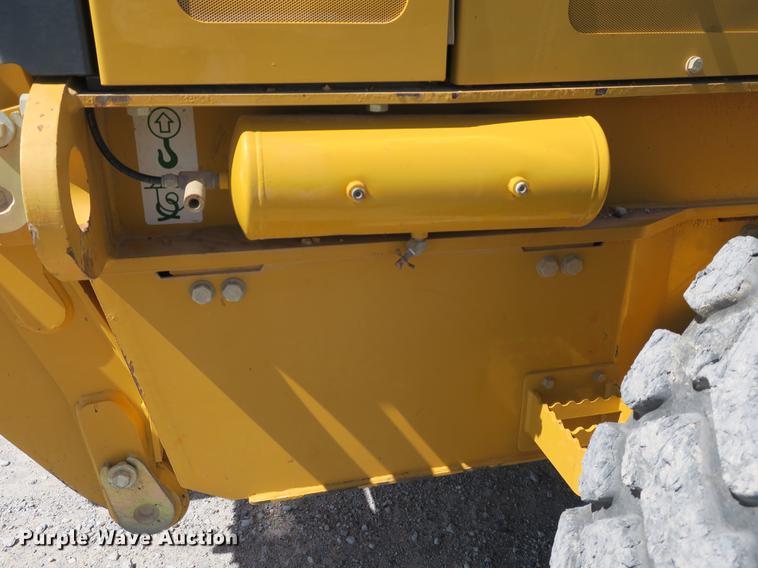 image for item DB8997 2012 John Deere 772GP motor grader