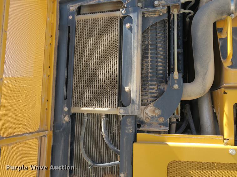 image for item DB8997 2012 John Deere 772GP motor grader