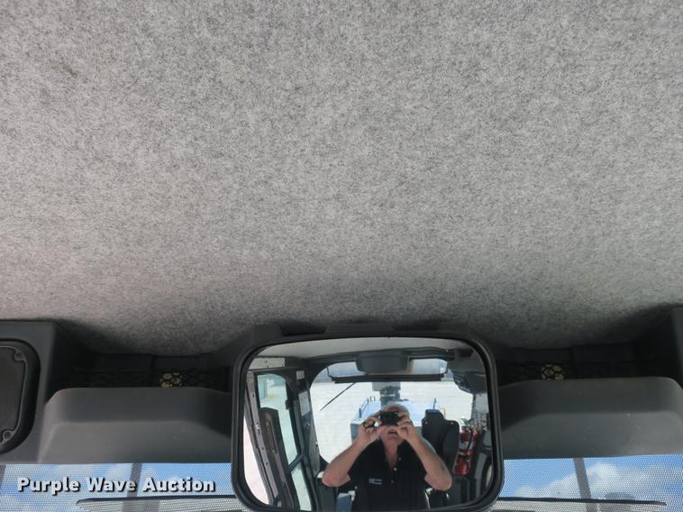 image for item DB8997 2012 John Deere 772GP motor grader