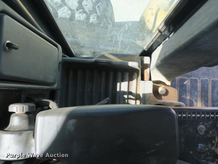 image for item DB8997 2012 John Deere 772GP motor grader