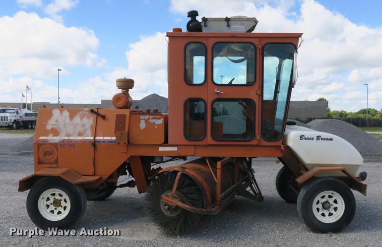 image for item DB8998 Broce RC300 broom