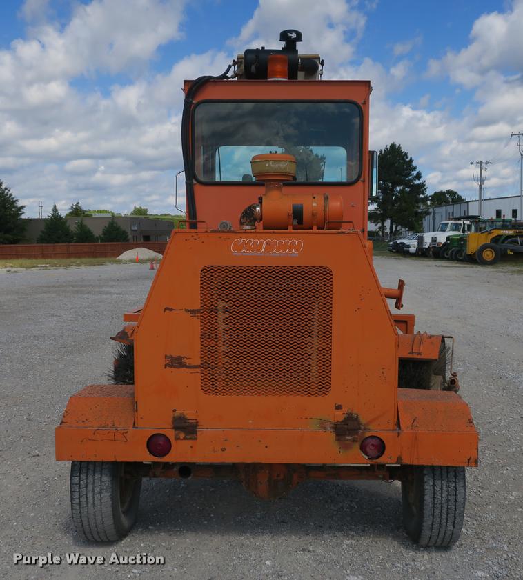 image for item DB8998 Broce RC300 broom