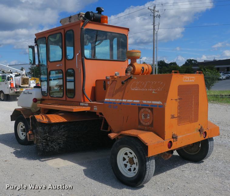 image for item DB8998 Broce RC300 broom