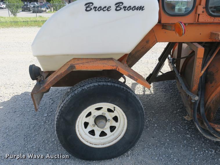 image for item DB8998 Broce RC300 broom