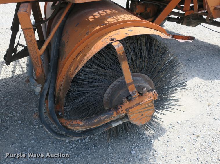 image for item DB8998 Broce RC300 broom