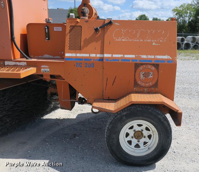 image for item DB8998 Broce RC300 broom