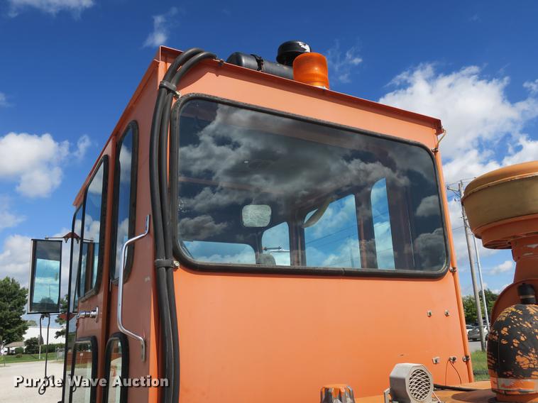 image for item DB8998 Broce RC300 broom