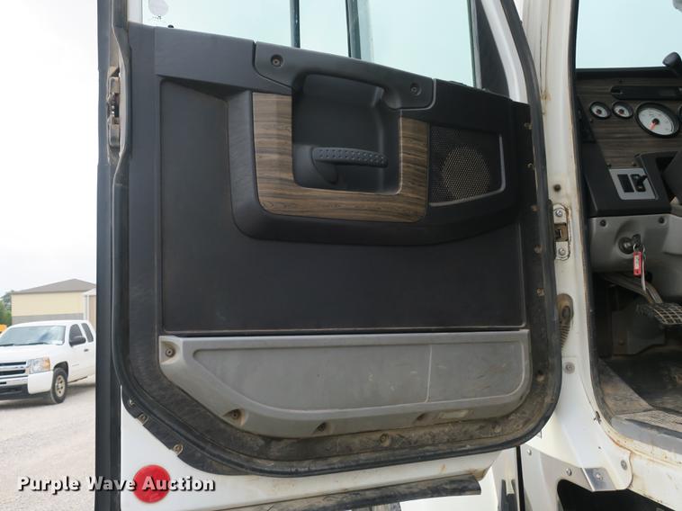 image for item DB8999 2012 Freightliner Coronado SD dump truck