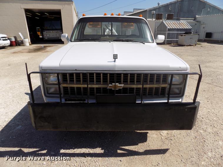 image for item DB9108 1985 Chevrolet Custom Deluxe K30 tow truck