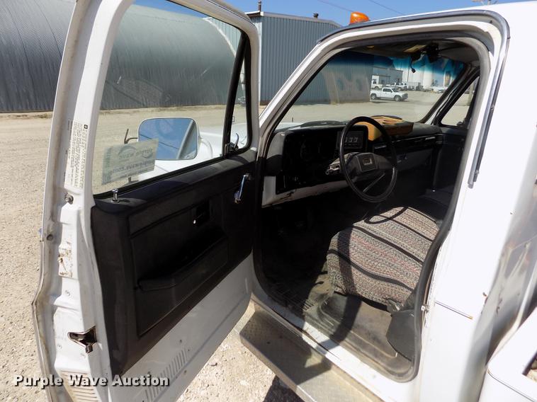 image for item DB9108 1985 Chevrolet Custom Deluxe K30 tow truck