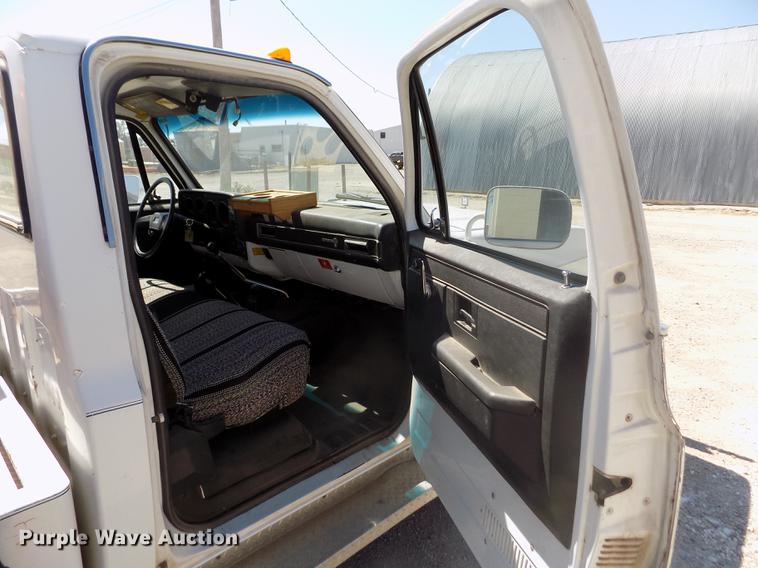 image for item DB9108 1985 Chevrolet Custom Deluxe K30 tow truck