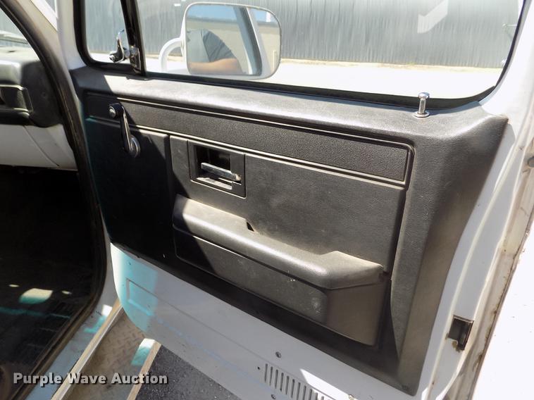 image for item DB9108 1985 Chevrolet Custom Deluxe K30 tow truck