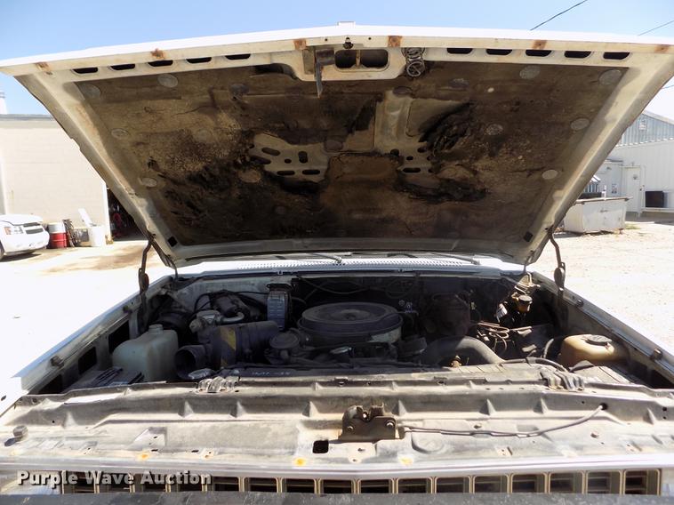 image for item DB9108 1985 Chevrolet Custom Deluxe K30 tow truck