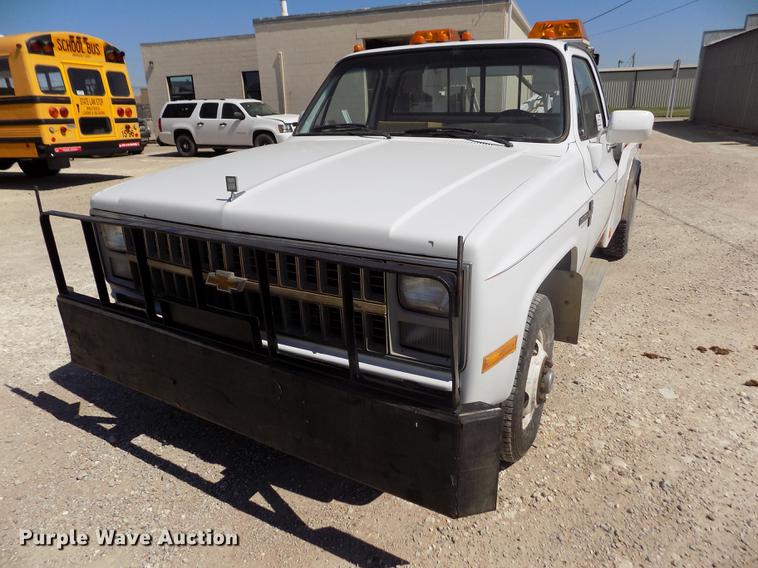 image for item DB9108 1985 Chevrolet Custom Deluxe K30 tow truck