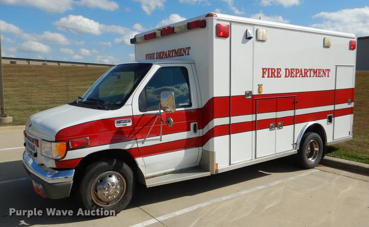 image for item DB9337 1997 Ford Econoline E450 Super Duty ambulance