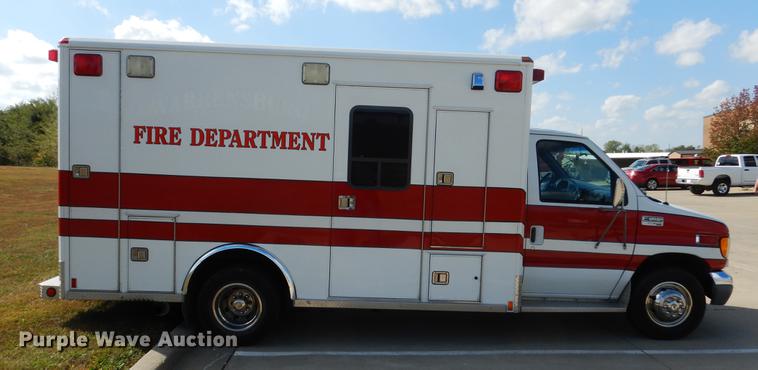 image for item DB9337 1997 Ford Econoline E450 Super Duty ambulance