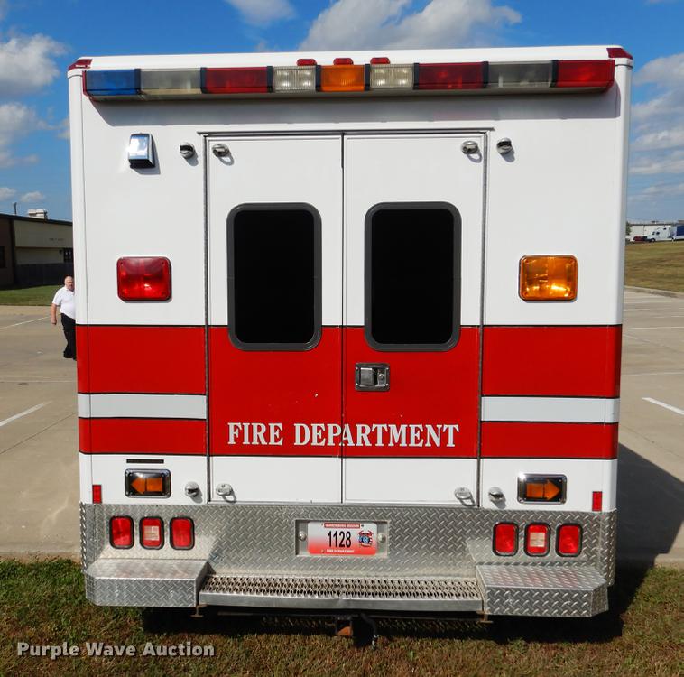 image for item DB9337 1997 Ford Econoline E450 Super Duty ambulance