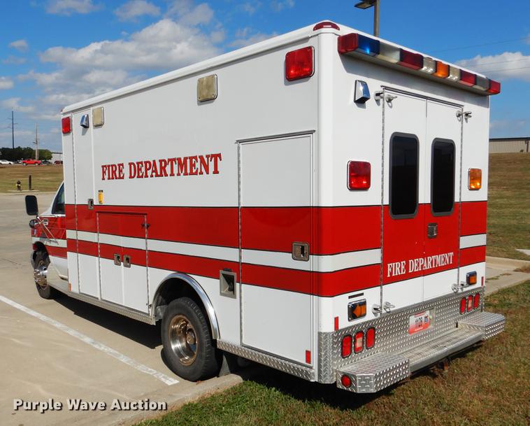 image for item DB9337 1997 Ford Econoline E450 Super Duty ambulance