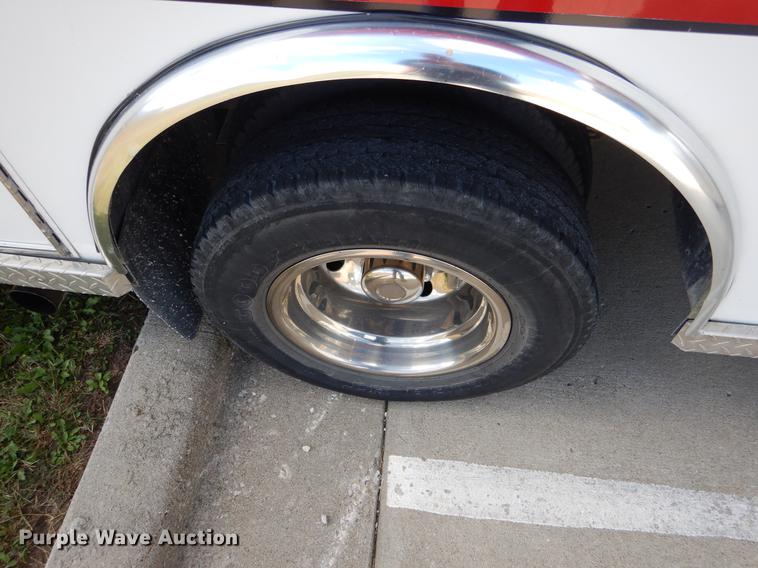 image for item DB9337 1997 Ford Econoline E450 Super Duty ambulance