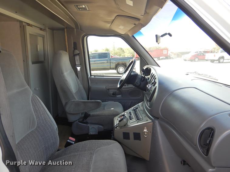 image for item DB9337 1997 Ford Econoline E450 Super Duty ambulance