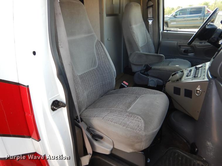 image for item DB9337 1997 Ford Econoline E450 Super Duty ambulance
