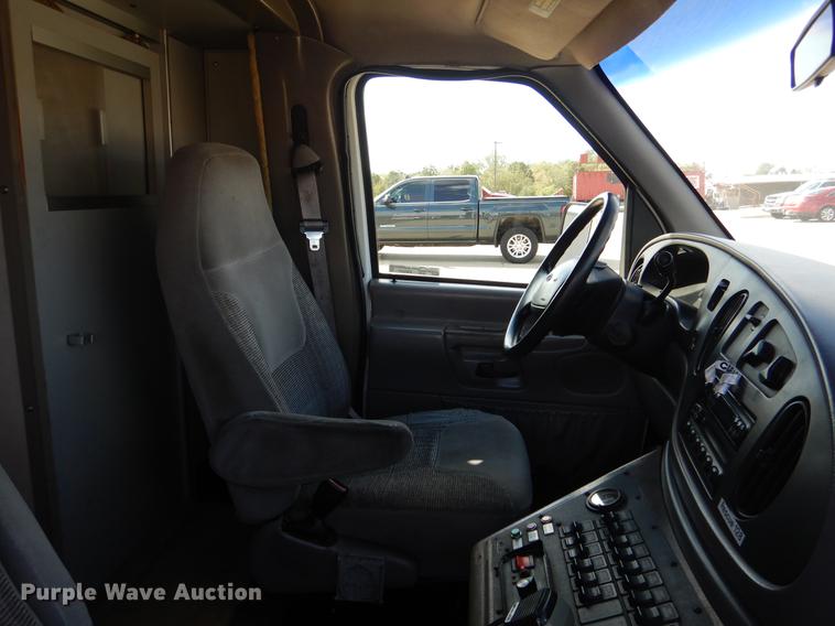 image for item DB9337 1997 Ford Econoline E450 Super Duty ambulance