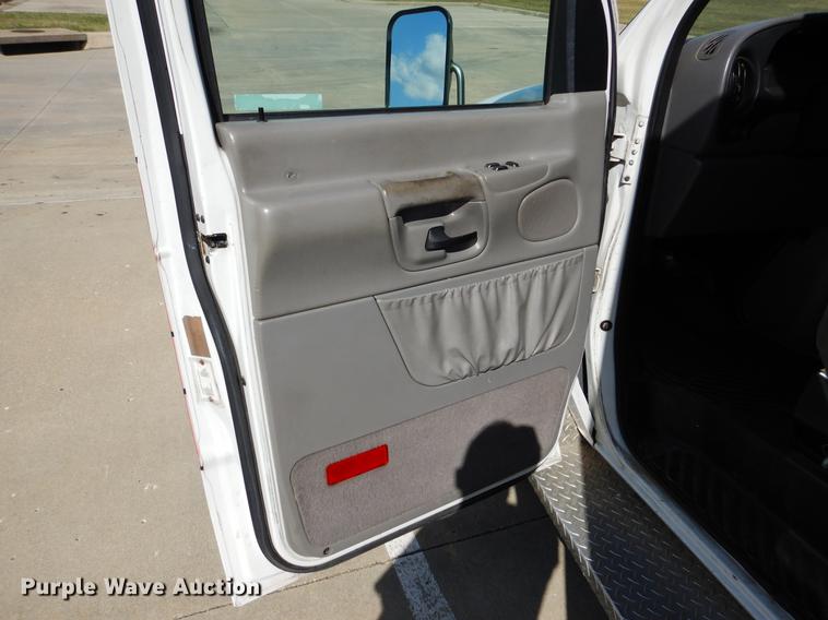 image for item DB9337 1997 Ford Econoline E450 Super Duty ambulance