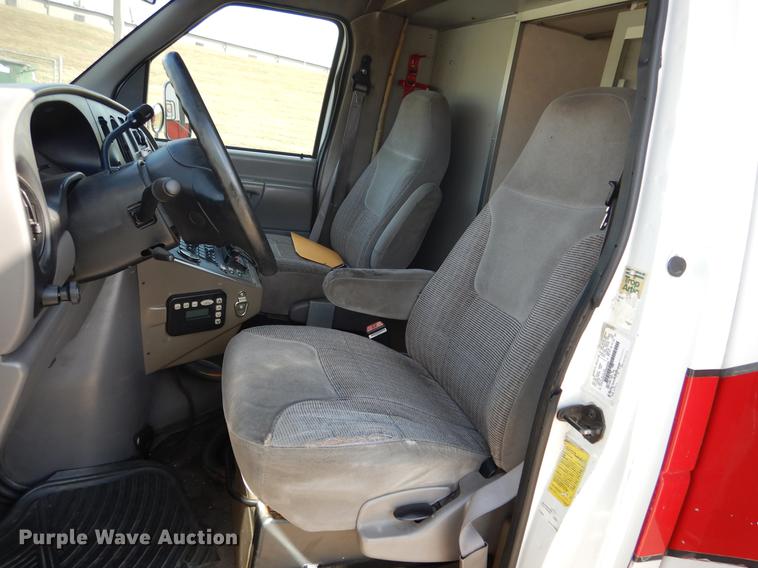 image for item DB9337 1997 Ford Econoline E450 Super Duty ambulance