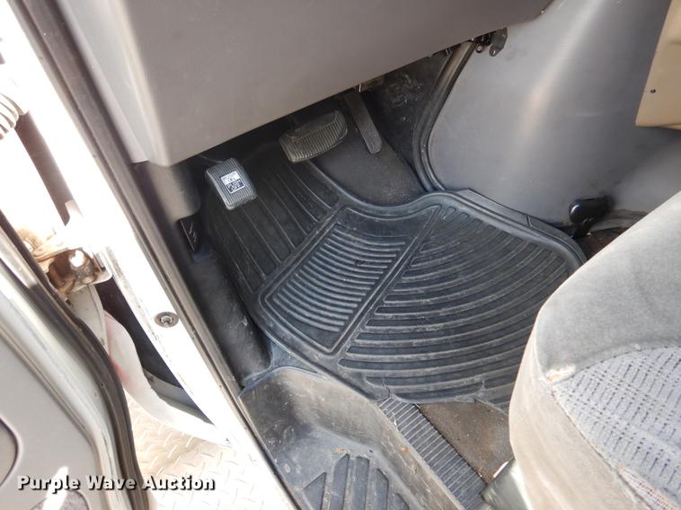 image for item DB9337 1997 Ford Econoline E450 Super Duty ambulance