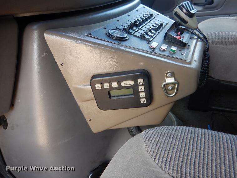 image for item DB9337 1997 Ford Econoline E450 Super Duty ambulance