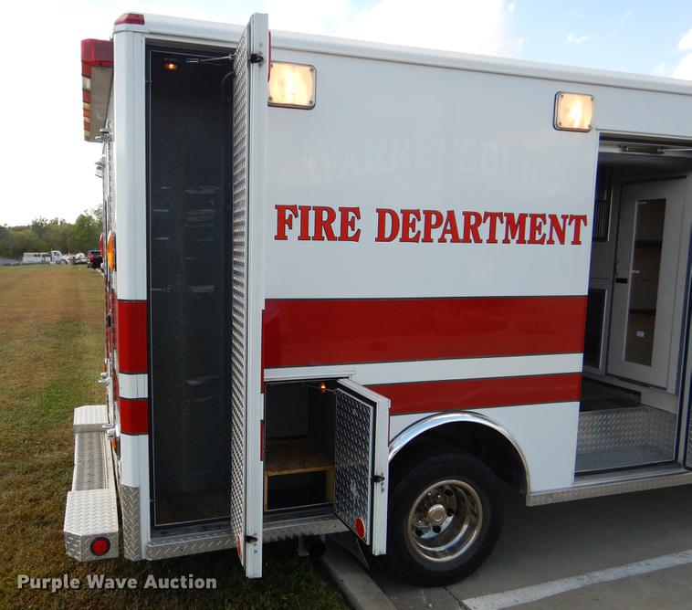 image for item DB9337 1997 Ford Econoline E450 Super Duty ambulance