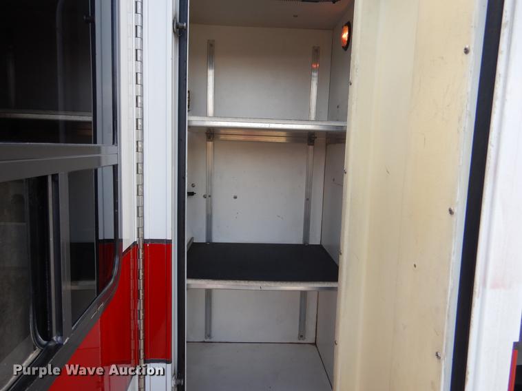 image for item DB9337 1997 Ford Econoline E450 Super Duty ambulance