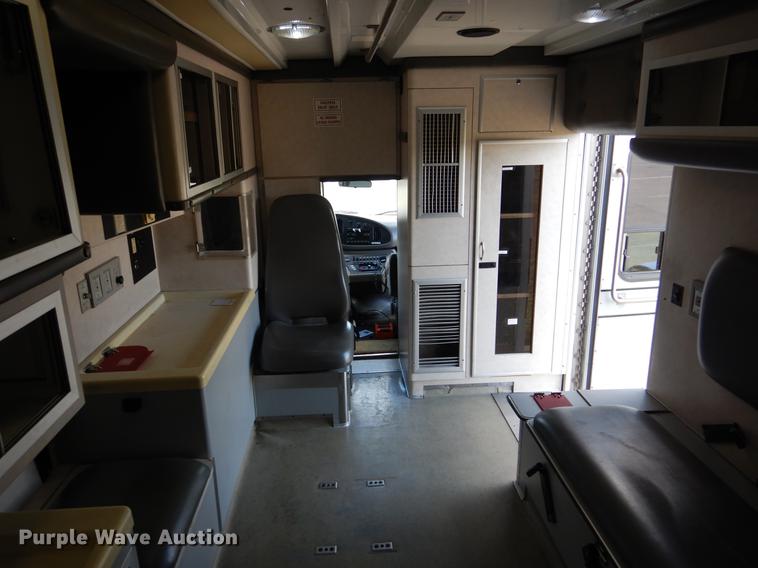 image for item DB9337 1997 Ford Econoline E450 Super Duty ambulance