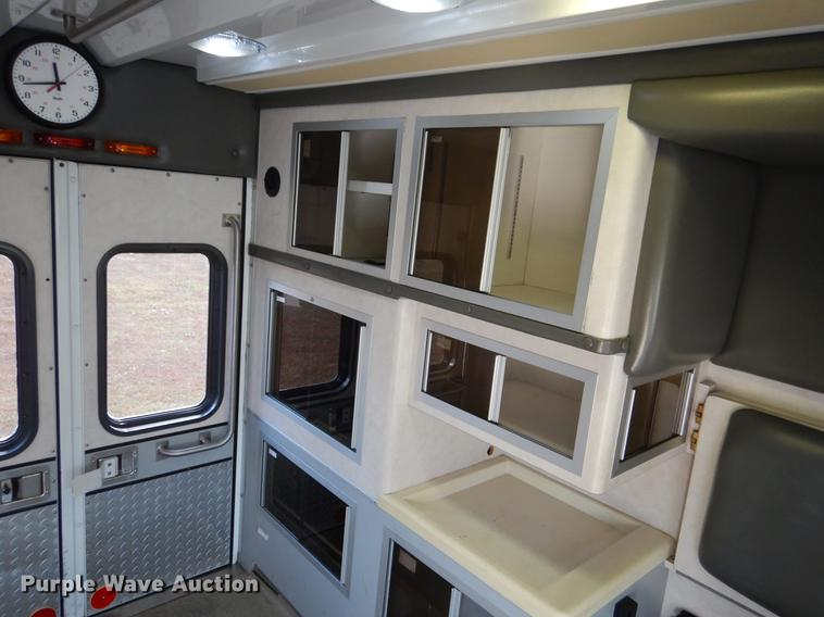 image for item DB9337 1997 Ford Econoline E450 Super Duty ambulance