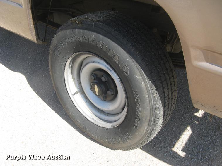 image for item DC1295 1997 Chevrolet WT1500 pickup truck