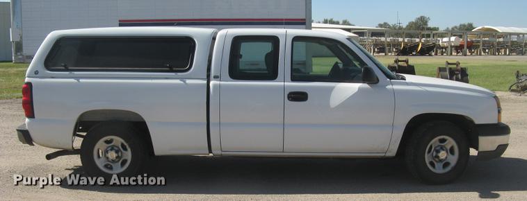 image for item DC1296 2004 Chevrolet Silverado 1500 Ext. Cab pickup truck