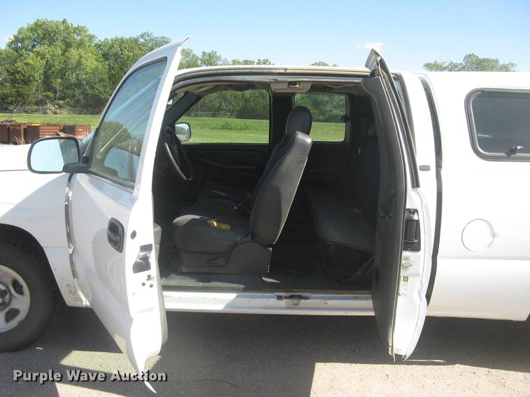 image for item DC1296 2004 Chevrolet Silverado 1500 Ext. Cab pickup truck