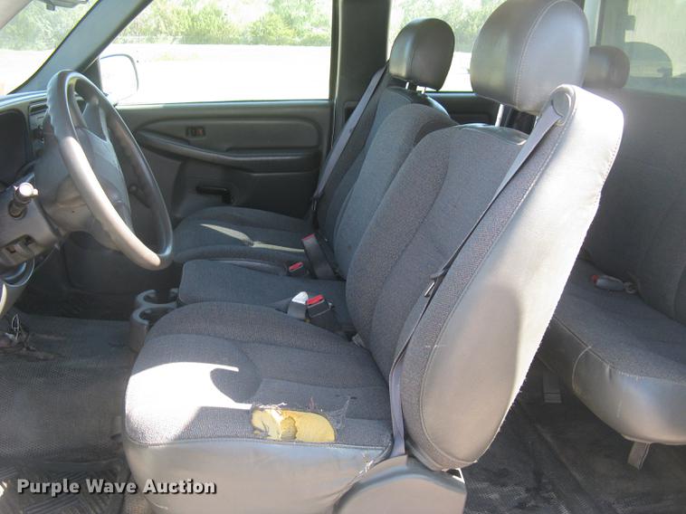 image for item DC1296 2004 Chevrolet Silverado 1500 Ext. Cab pickup truck